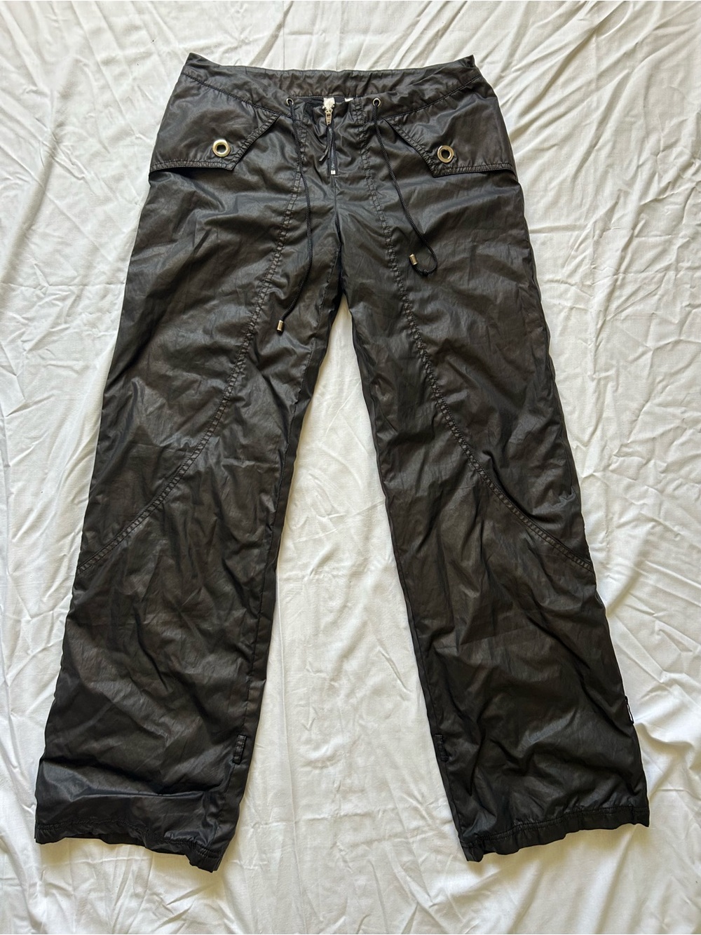 Mo & CO Black Bootcut pants Y2K Parachute Women’s Size 4*